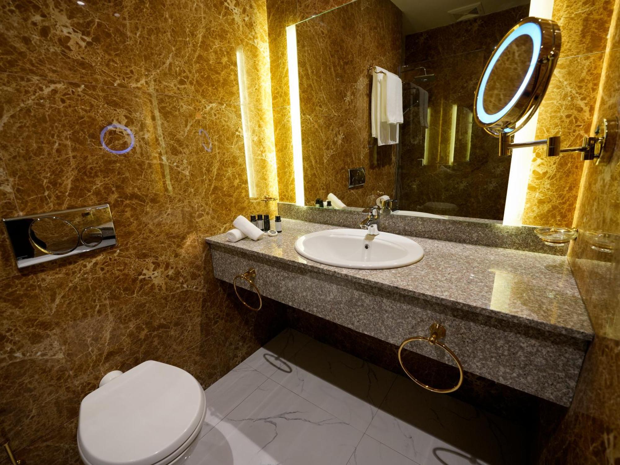 Eighty Eight Deluxe Hotel & Spa 차그카조르 외부 사진