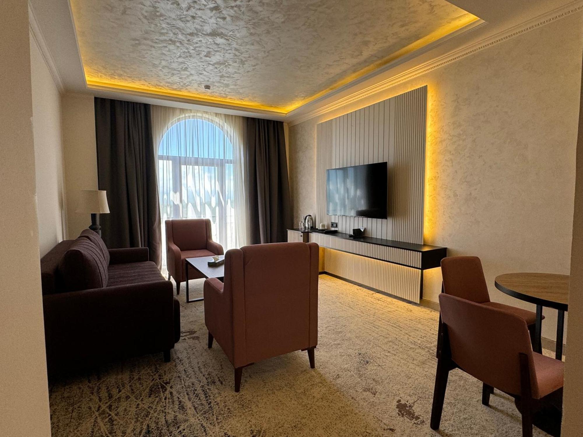 Eighty Eight Deluxe Hotel & Spa 차그카조르 외부 사진